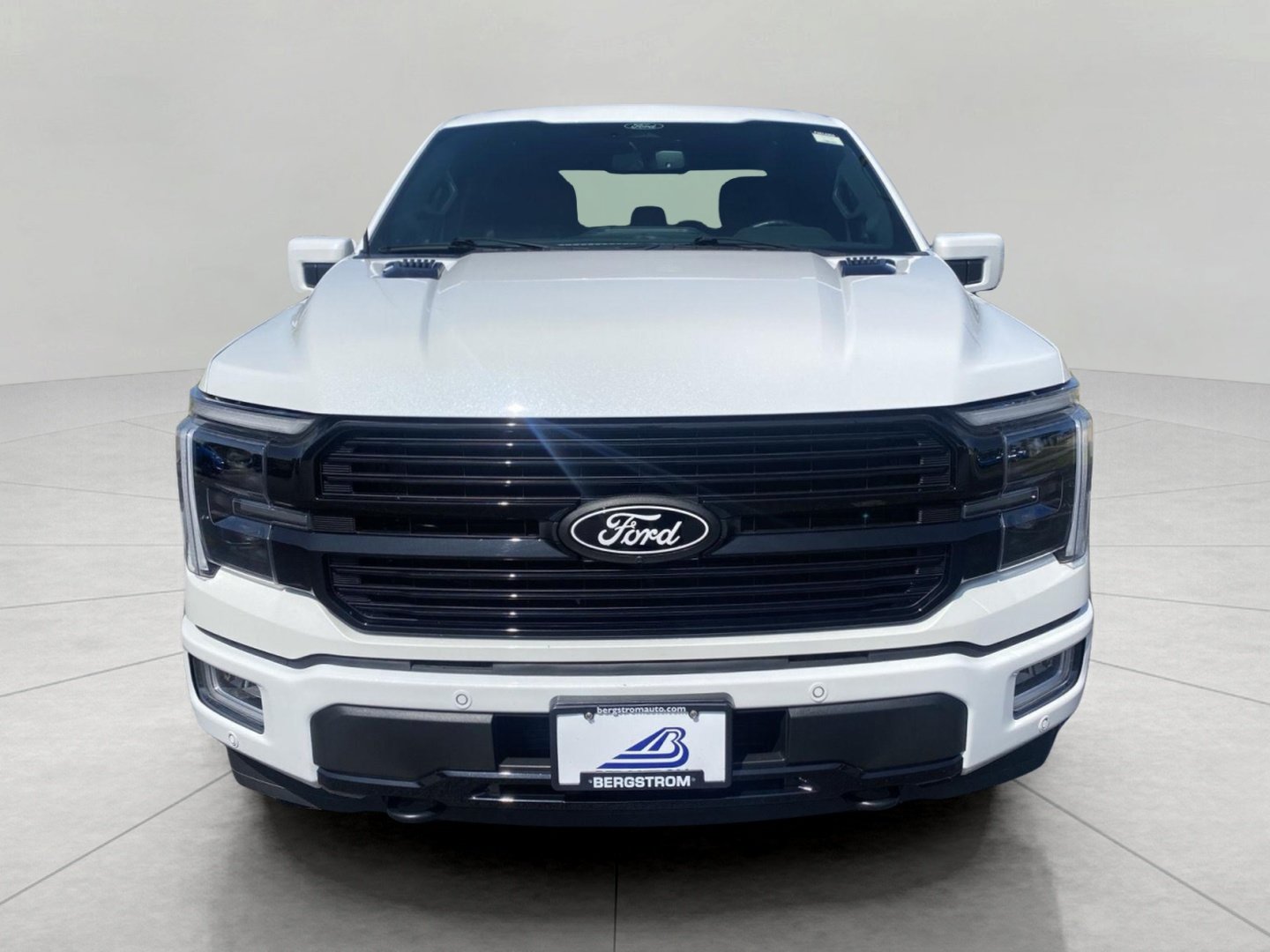 Certified 2024 Ford F150 Platinum w/ FX4 Off-Road Package AWD/4WD image 4
