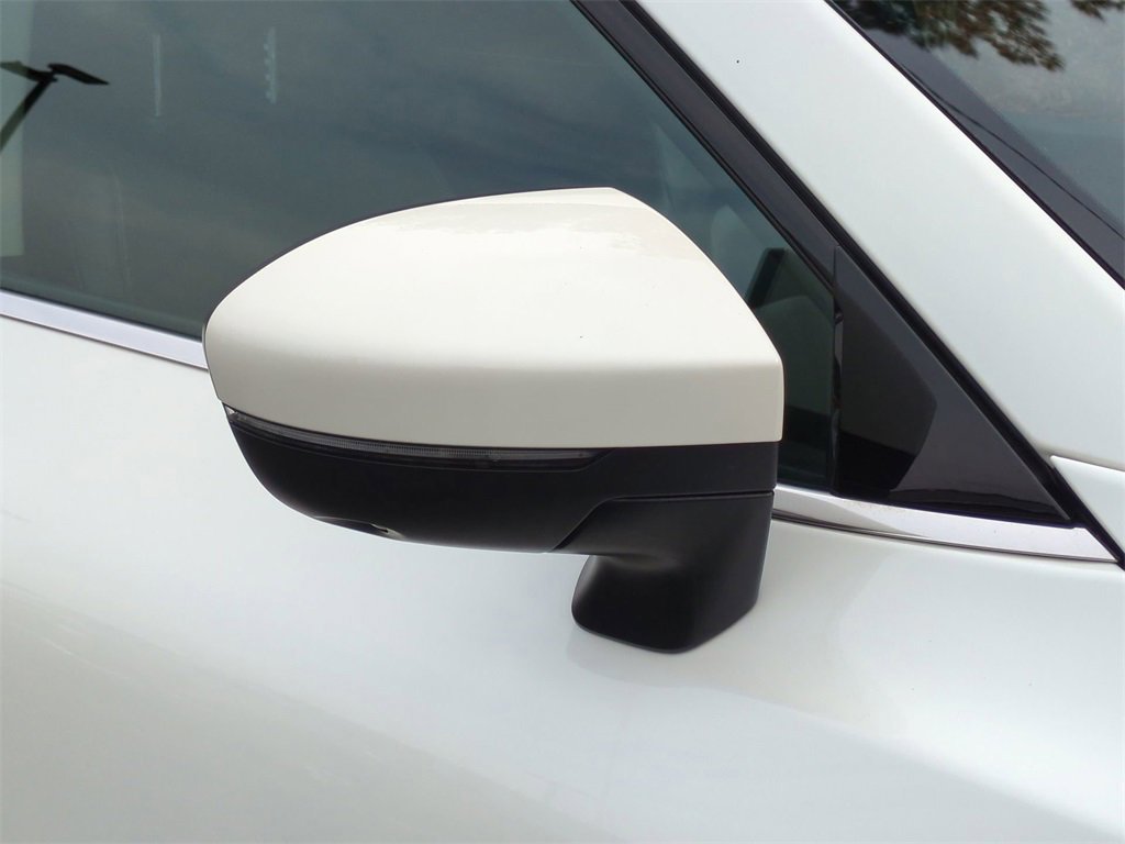 Used 2023 Nissan Pathfinder SL w/ Lighting Package (N92) image 12