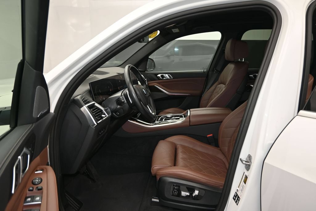 Used 2025 BMW X5 xDrive40i AWD/4WD image 13