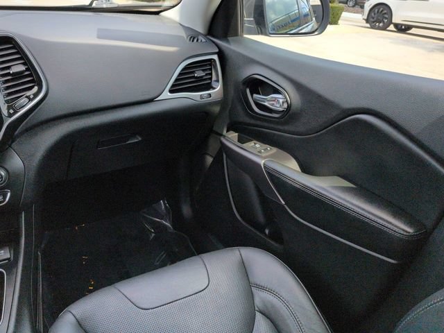 Used 2021 Jeep Cherokee Limited w/ Mopar Interior Package AWD/4WD image 17