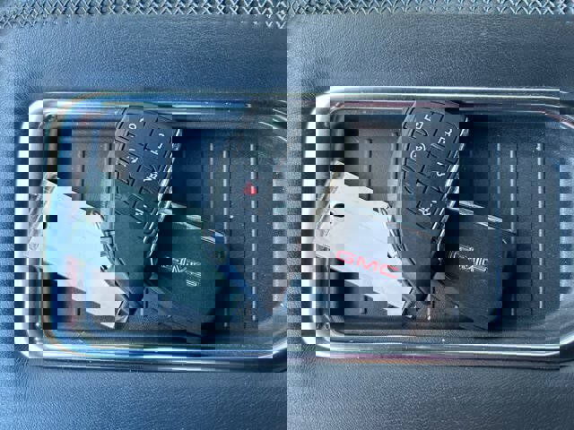 Used 2022 GMC Yukon Denali image 31