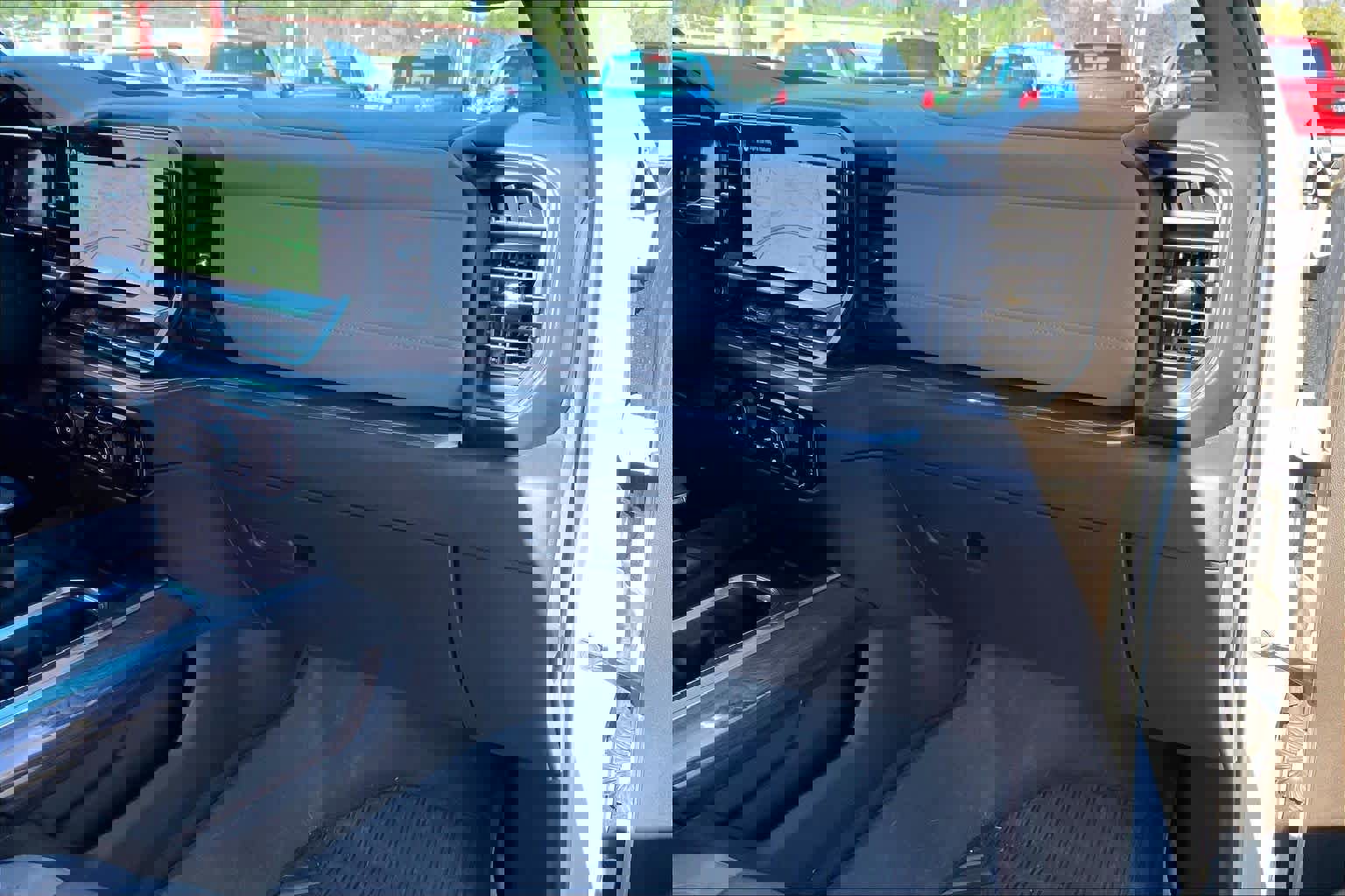 Used 2024 Chevrolet Silverado 1500 LTZ image 18