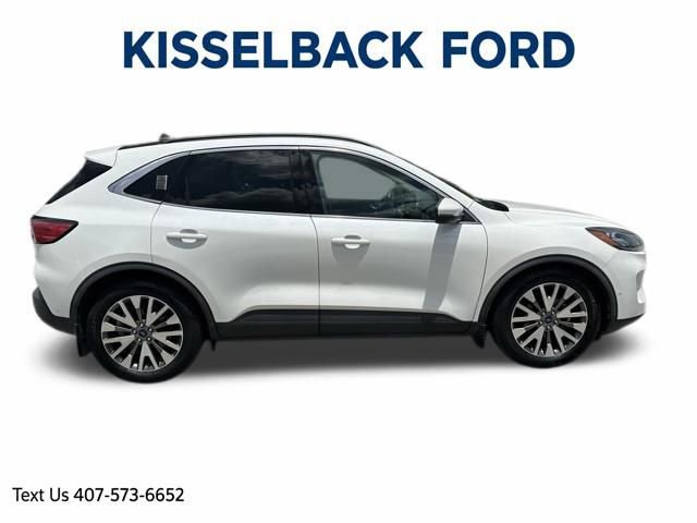 Certified 2020 Ford Escape Titanium w/ Titanium Premium Package 2.0 FWD image 3