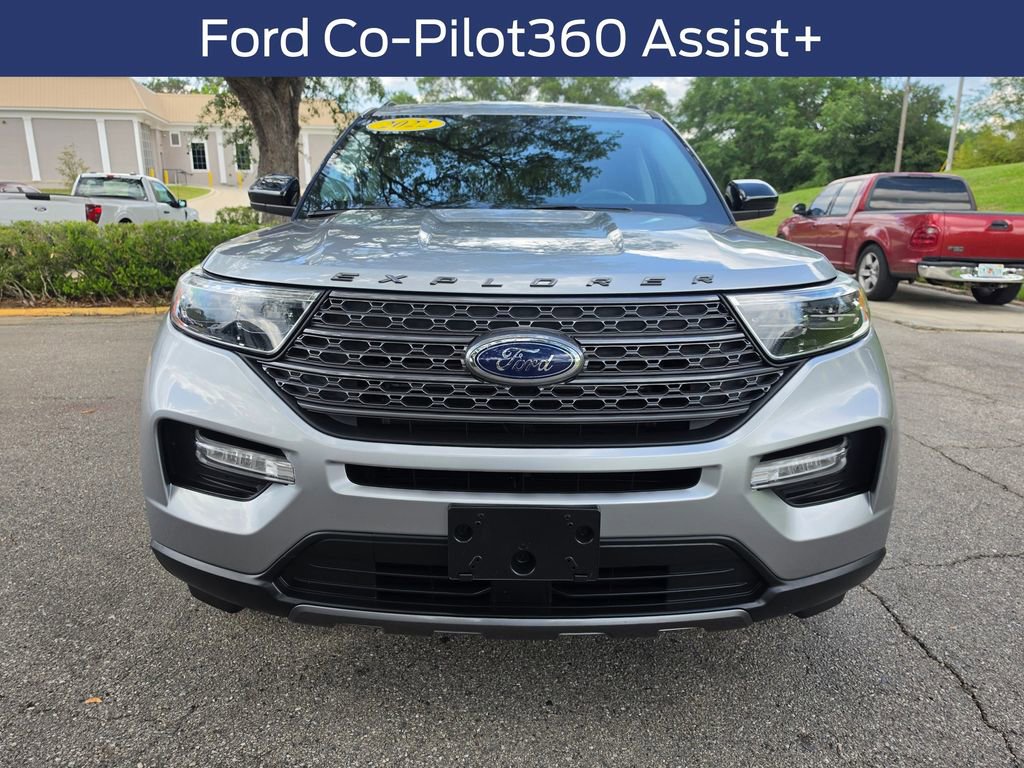 Certified 2022 Ford Explorer XLT w/ Equipment Group 202A RWD image 8
