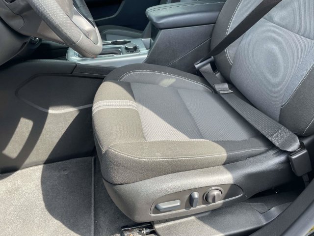 Used 2025 Chevrolet Blazer LT w/ Driver Confidence Package FWD image 9