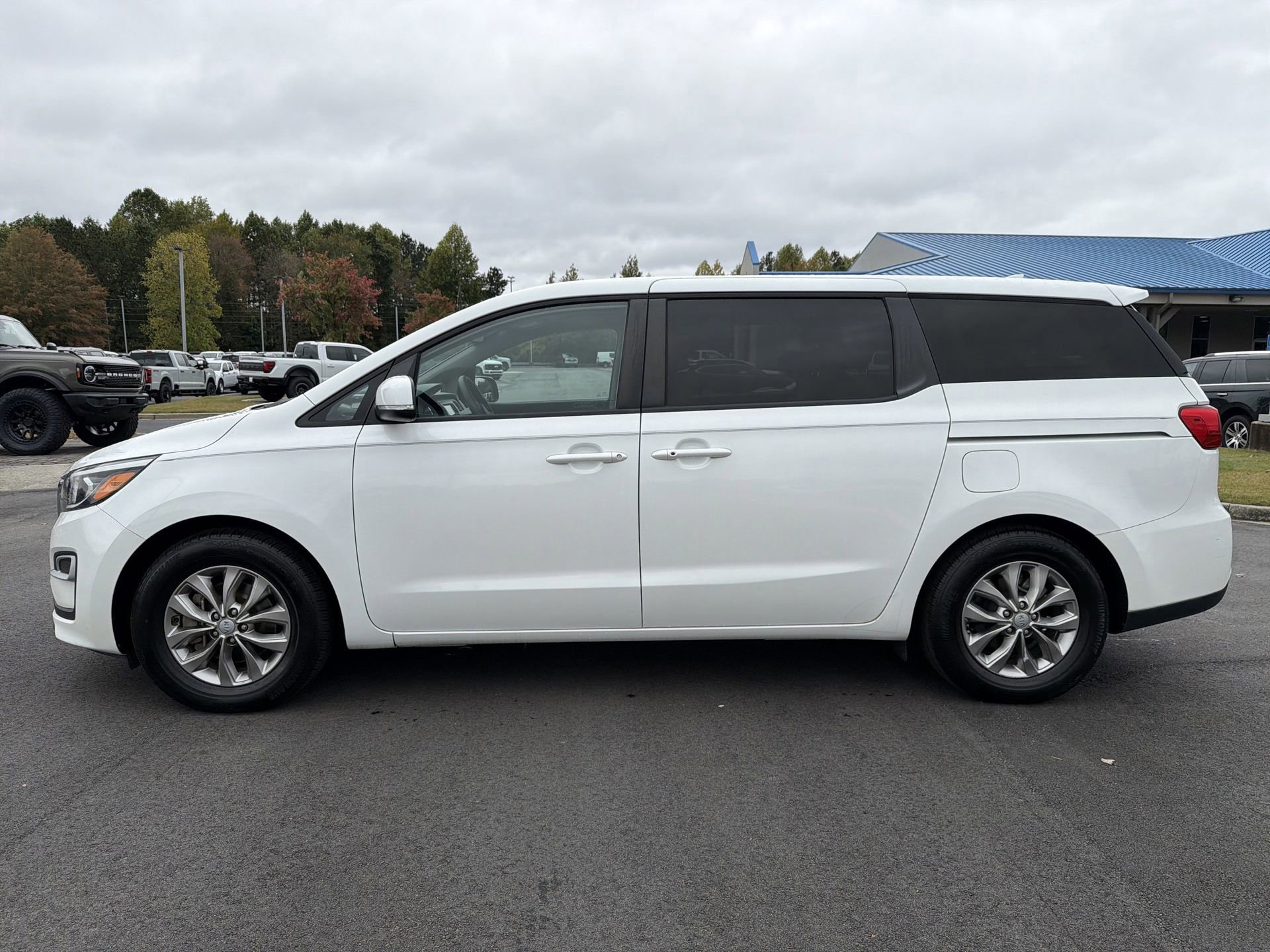 Used 2021 Kia Sedona LX image 6