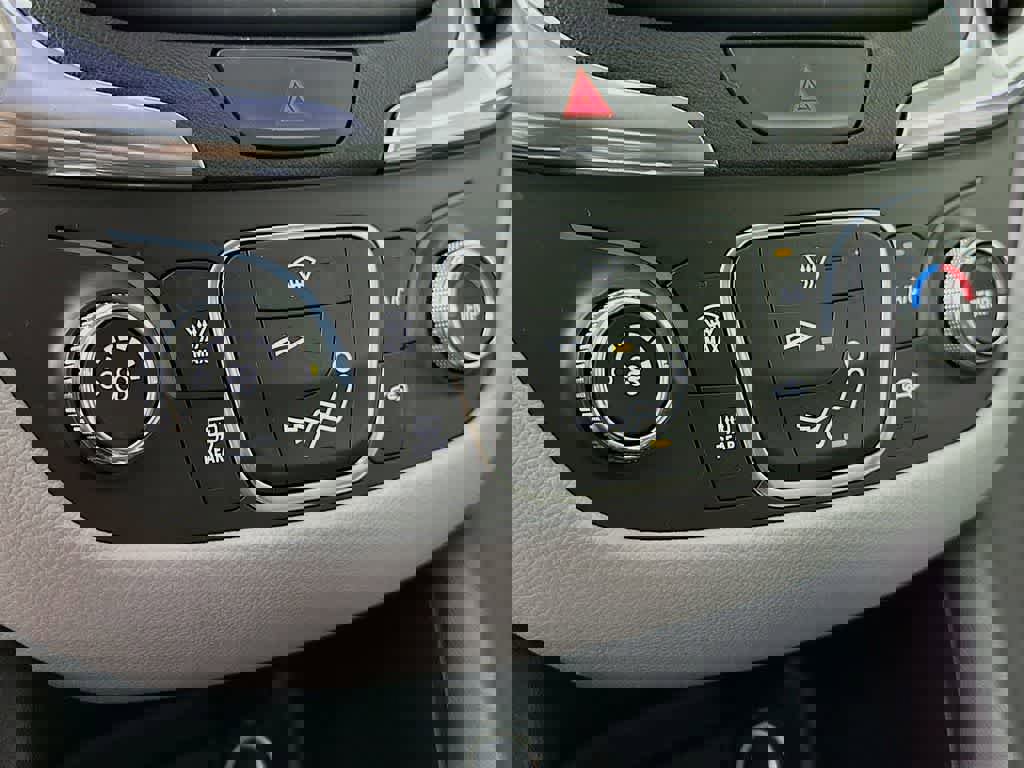 Used 2020 Chevrolet Equinox LT w/ LPO, Floor Liner Package image 18