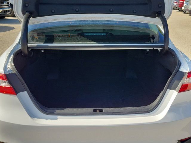 Used 2020 Toyota Camry LE FWD image 12