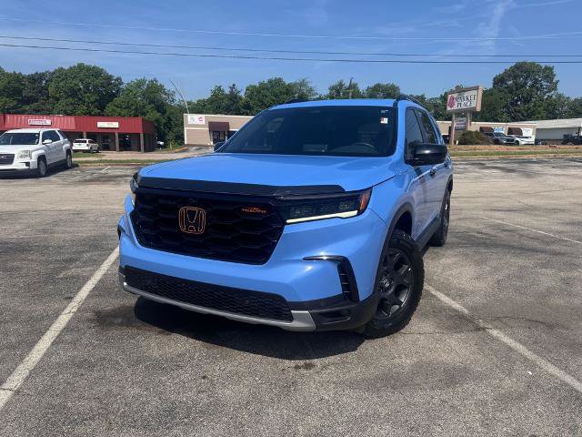 Used 2025 Honda Pilot TrailSport image 1