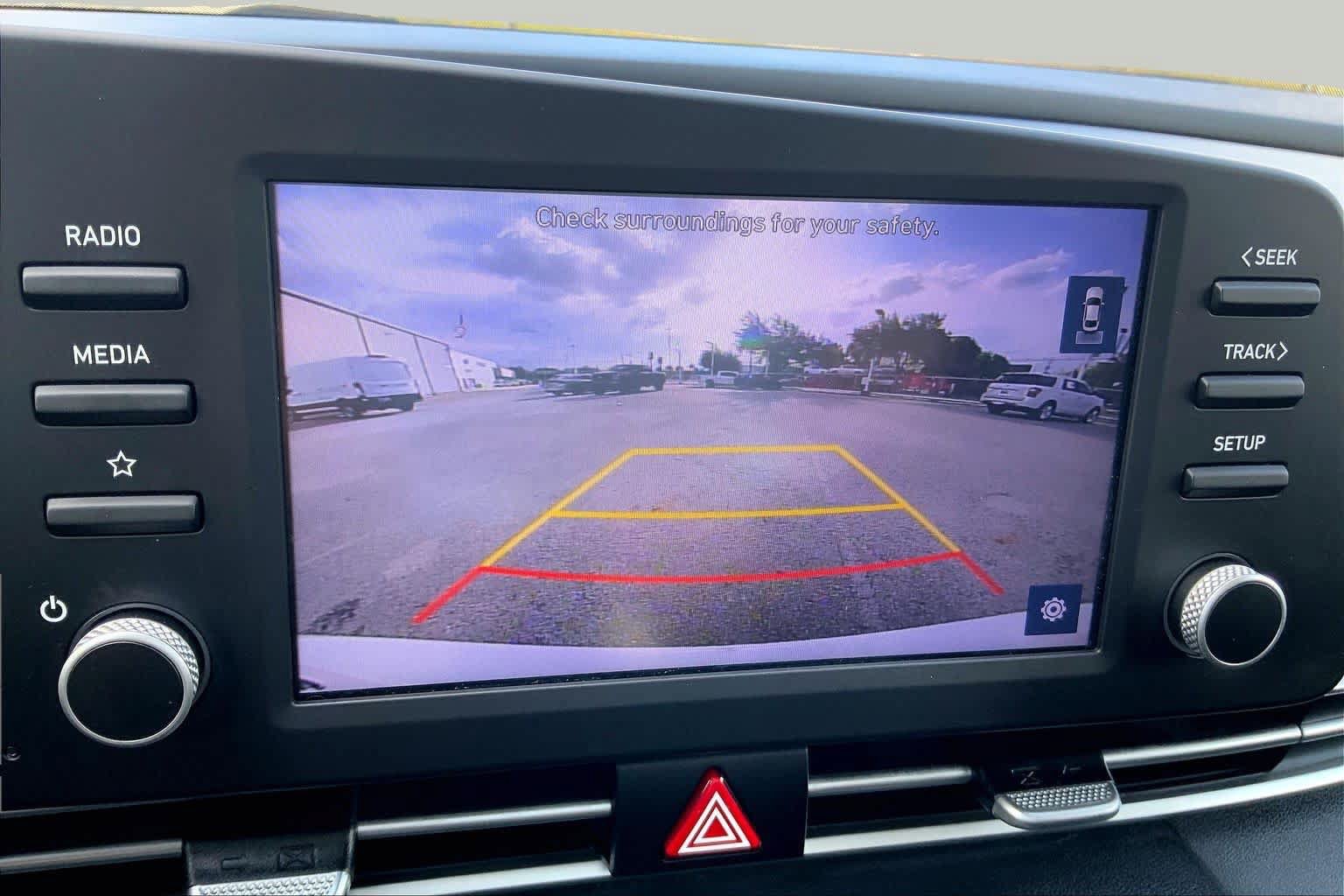 Used 2021 Hyundai Elantra SE FWD image 27
