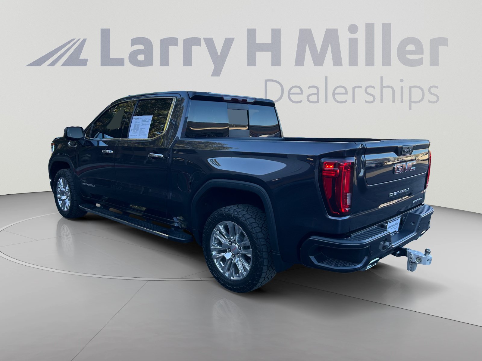Used 2022 GMC Sierra 1500 Denali AWD/4WD image 3