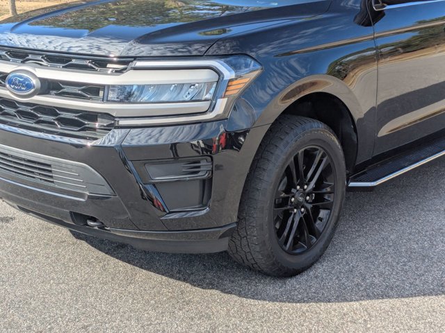 Certified 2022 Ford Expedition Max XLT image 10