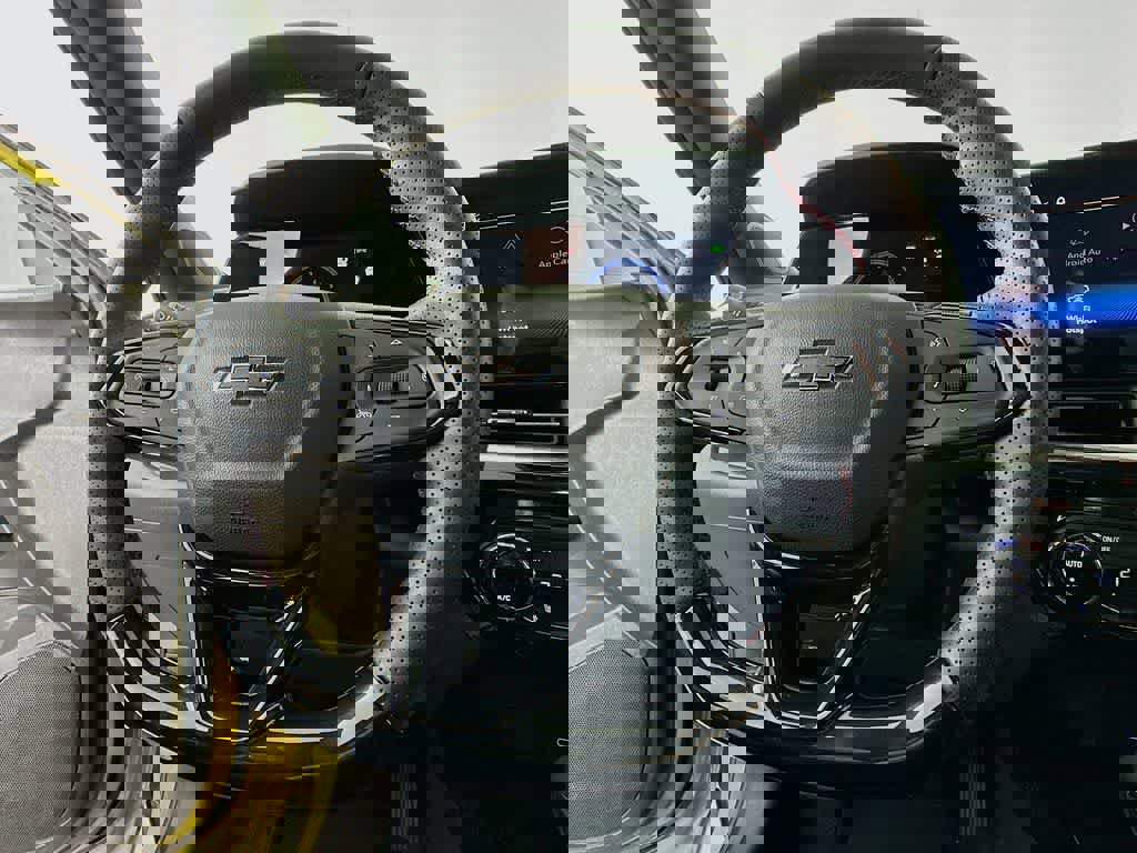 Used 2024 Chevrolet Trax RS w/ Sunroof Package image 15