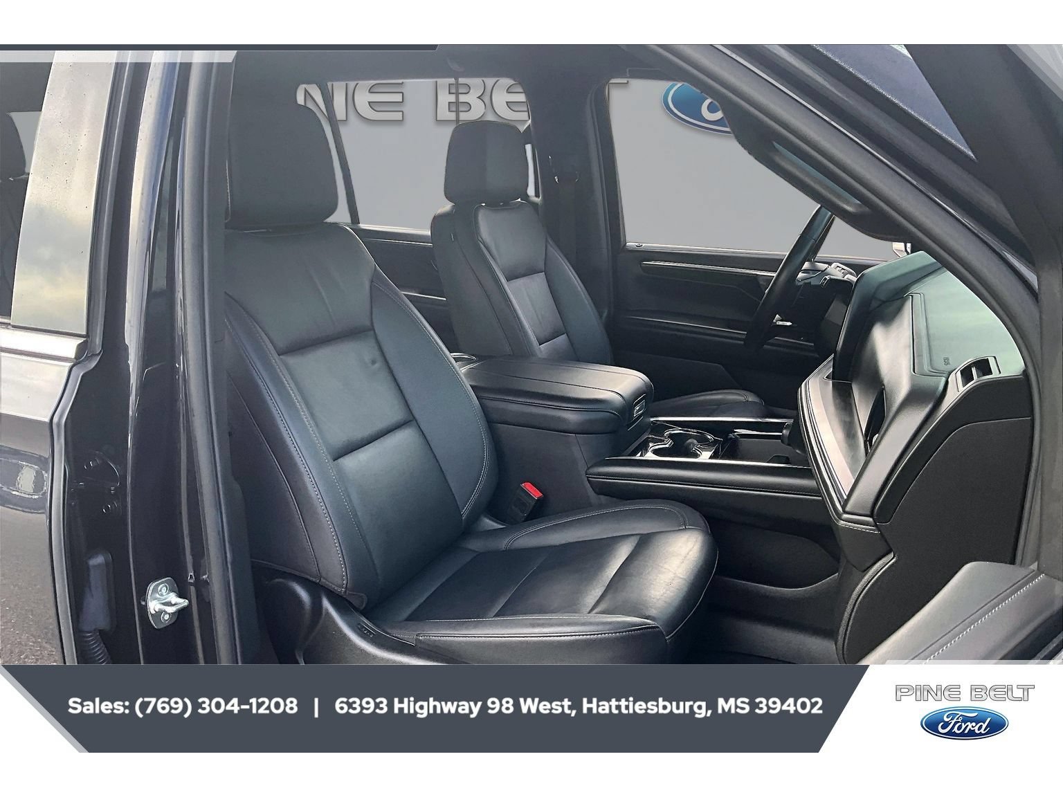 Used 2025 Chevrolet Suburban LT RWD image 6