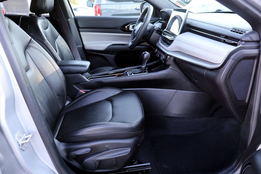 Used 2025 Jeep Compass Limited AWD/4WD image 22