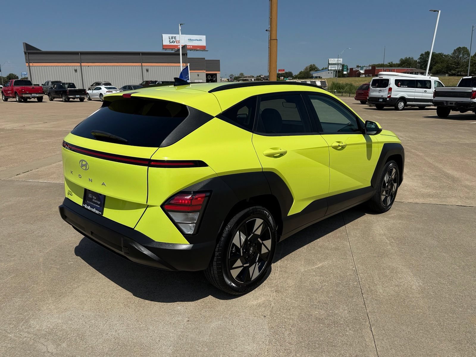 Used 2025 Hyundai Kona SEL FWD image 5