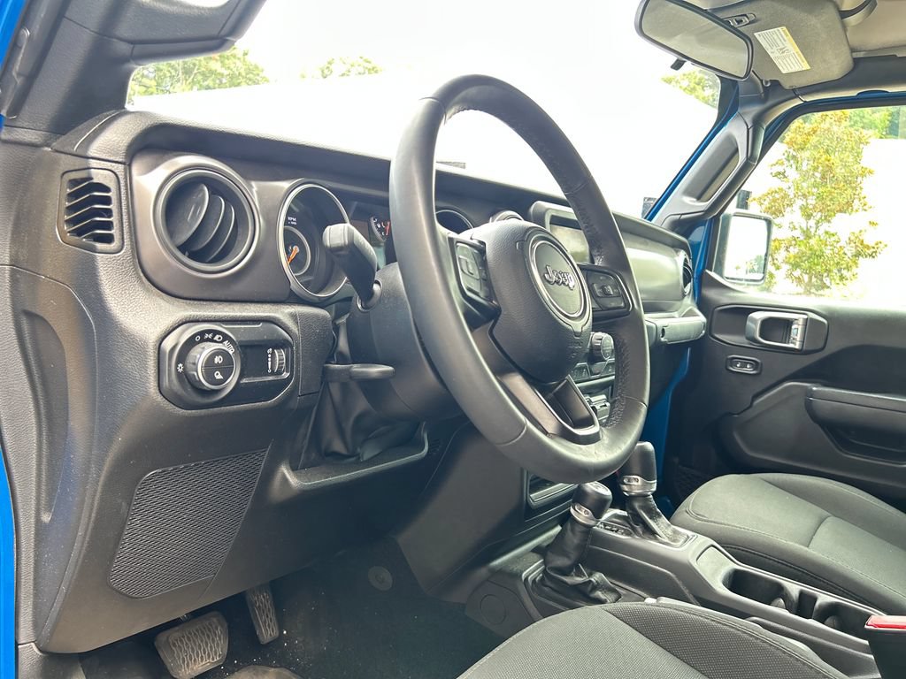 Used 2023 Jeep Gladiator Sport AWD/4WD image 10