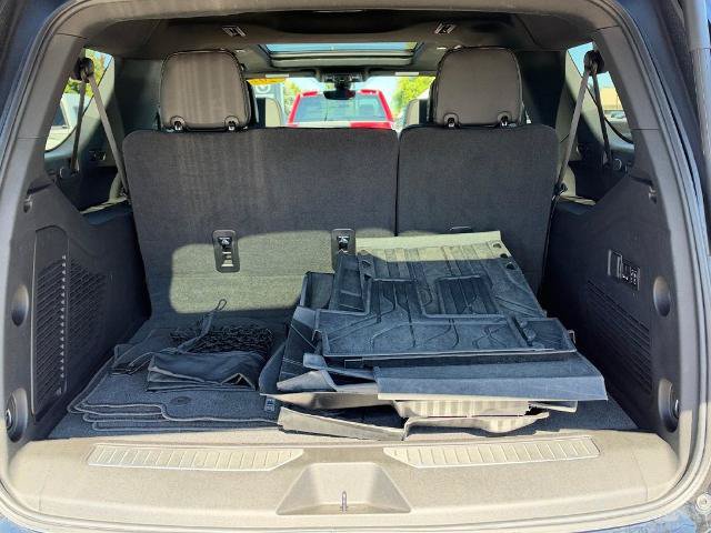 Used 2022 Chevrolet Suburban High Country AWD/4WD image 6