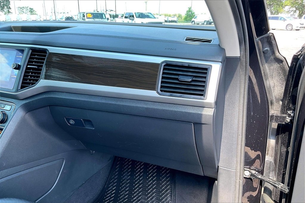 Used 2021 Volkswagen Atlas SE image 23