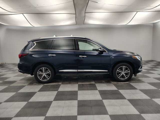 Used 2017 INFINITI QX60 Luxe w/ Premium Plus Package AWD/4WD image 12