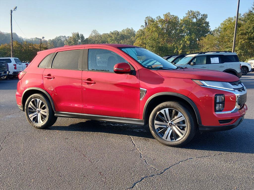 Used 2025 Mitsubishi Outlander Sport SE AWD/4WD image 2