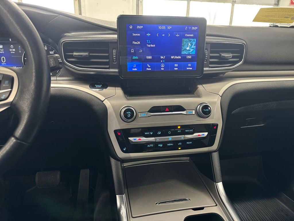 Certified 2022 Ford Explorer XLT w/ Equipment Group 202A image 21