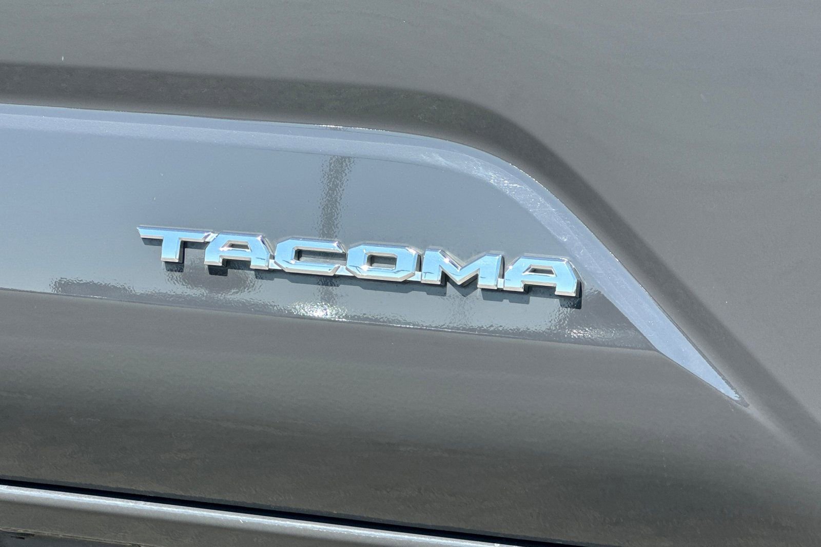 Used 2024 Toyota Tacoma SR5 AWD/4WD image 25