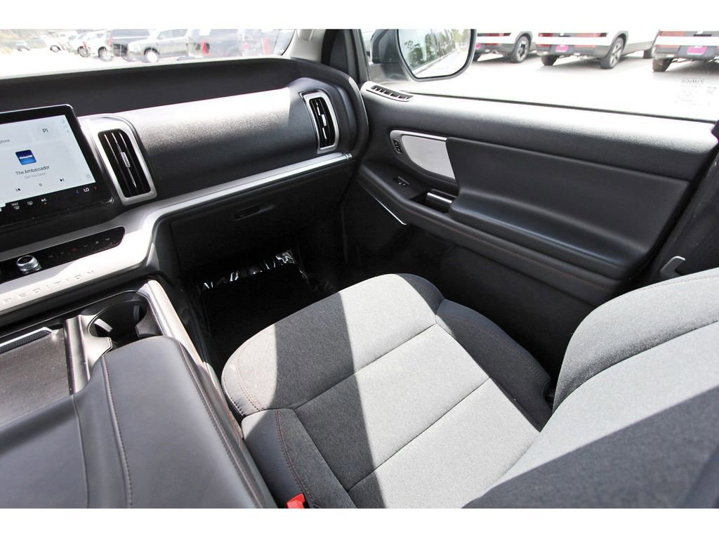 Certified 2025 Ford Expedition Max Active image 14