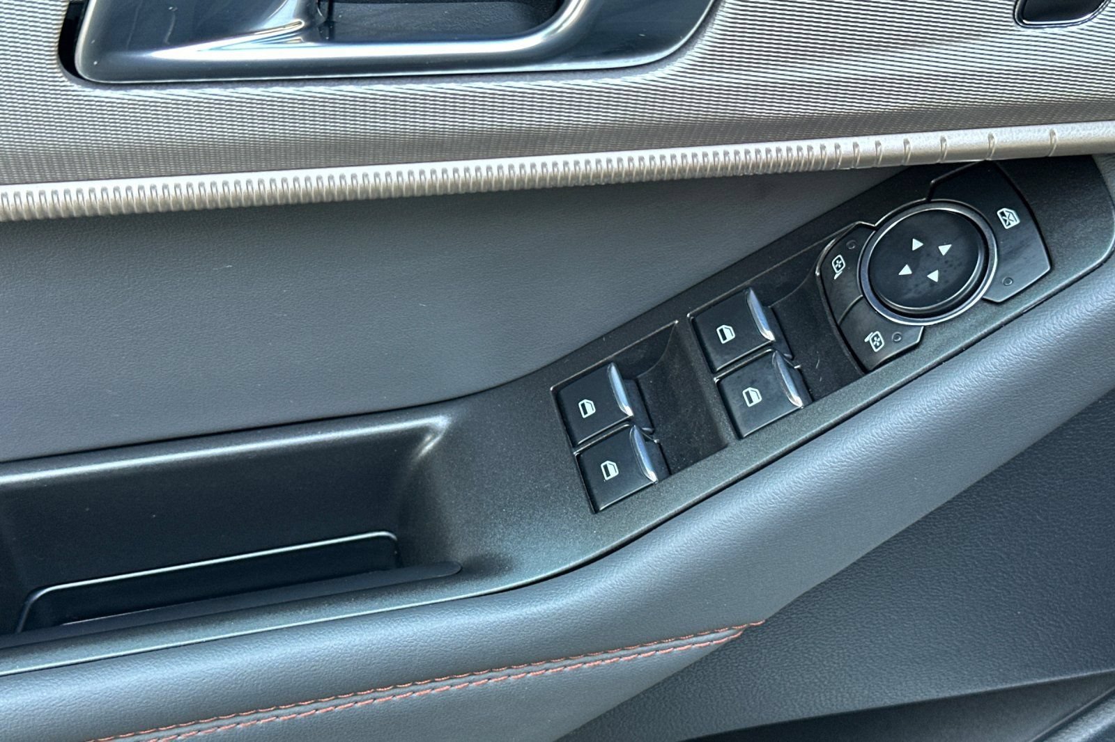 Certified 2025 Ford Explorer Active RWD image 12