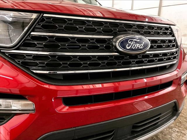 Certified 2023 Ford Explorer XLT w/ Equipment Group 202A AWD/4WD image 30