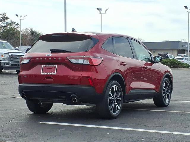Certified 2022 Ford Escape SE w/ SE Sport Appearance Package image 5