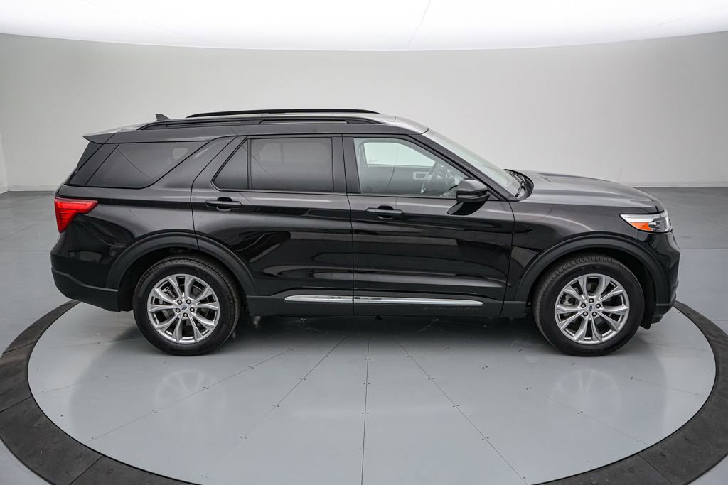 Certified 2024 Ford Explorer XLT w/ Equipment Group 202A AWD/4WD image 6