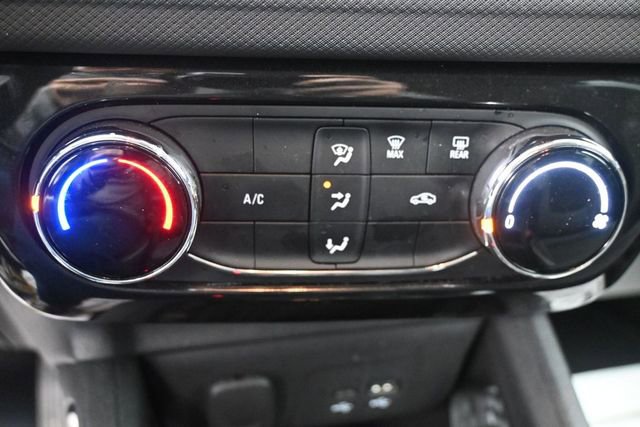 Used 2025 Chevrolet TrailBlazer LT AWD/4WD image 12