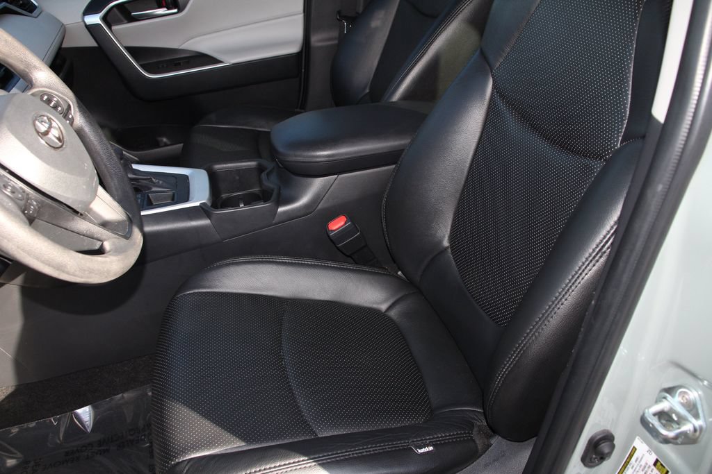 Used 2023 Toyota RAV4 XLE AWD/4WD image 23