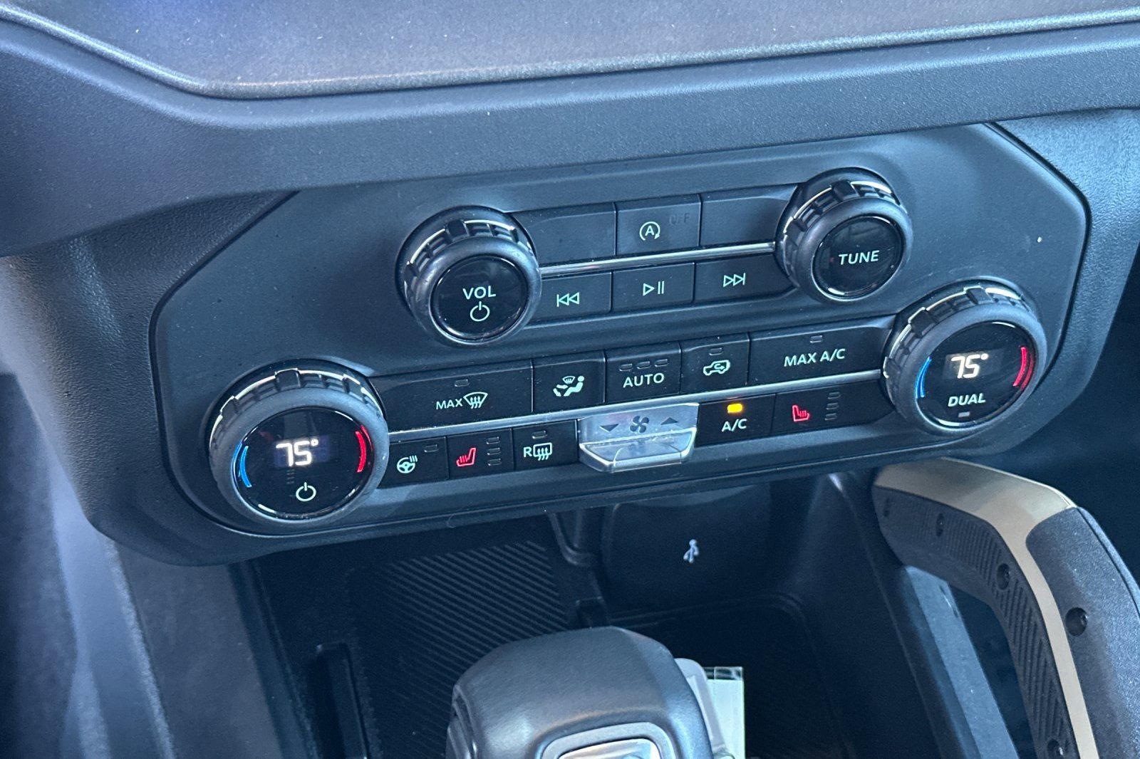 Certified 2025 Ford Bronco Badlands image 20