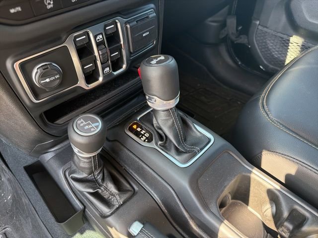 Used 2024 Jeep Wrangler Sahara image 8