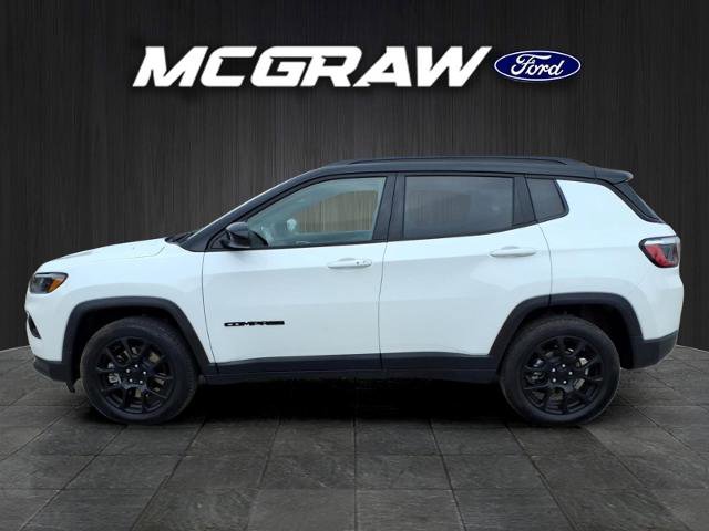 Used 2024 Jeep Compass Latitude w/ Convenience Group AWD/4WD image 9