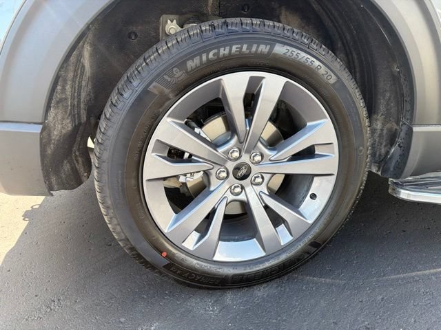 Certified 2025 Ford Explorer Active w/ Active Comfort Package AWD/4WD image 18