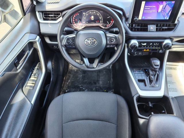 Used 2023 Toyota RAV4 LE AWD/4WD image 13