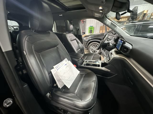 Certified 2024 Ford Explorer XLT w/ Equipment Group 202A AWD/4WD image 32