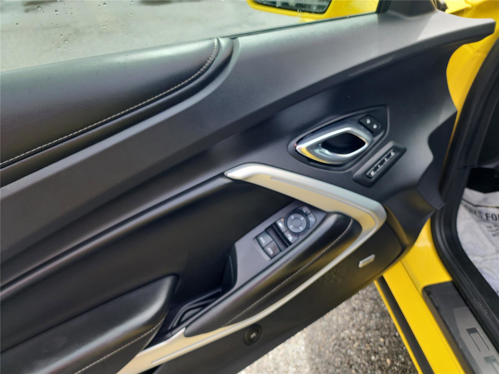 Used 2017 Chevrolet Camaro SS RWD image 16