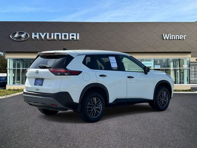 Used 2023 Nissan Rogue S AWD/4WD image 4