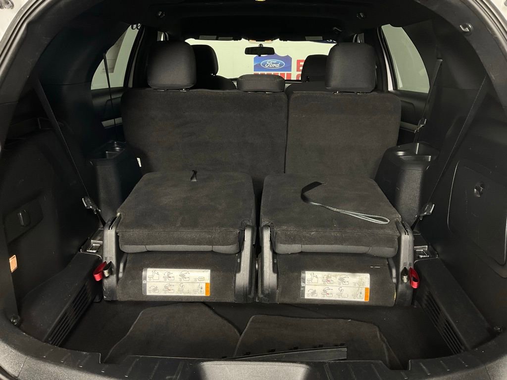 Certified 2017 Ford Explorer XLT FWD image 7