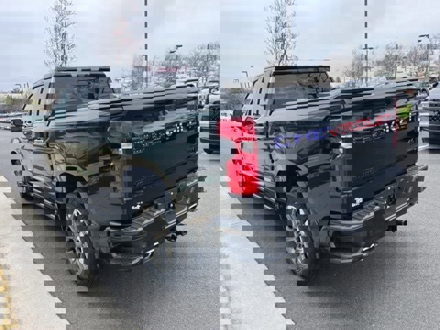 Used 2022 Chevrolet Silverado 1500 High Country w/ Technology Package image 3