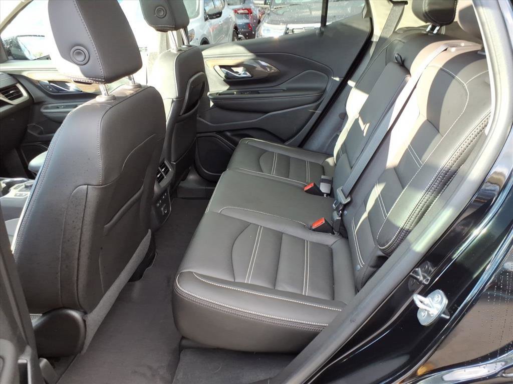 Used 2023 GMC Terrain Denali w/ Black Diamond Edition image 12