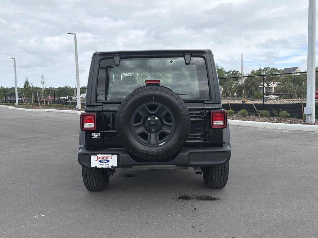 Used 2025 Jeep Wrangler Sport image 5