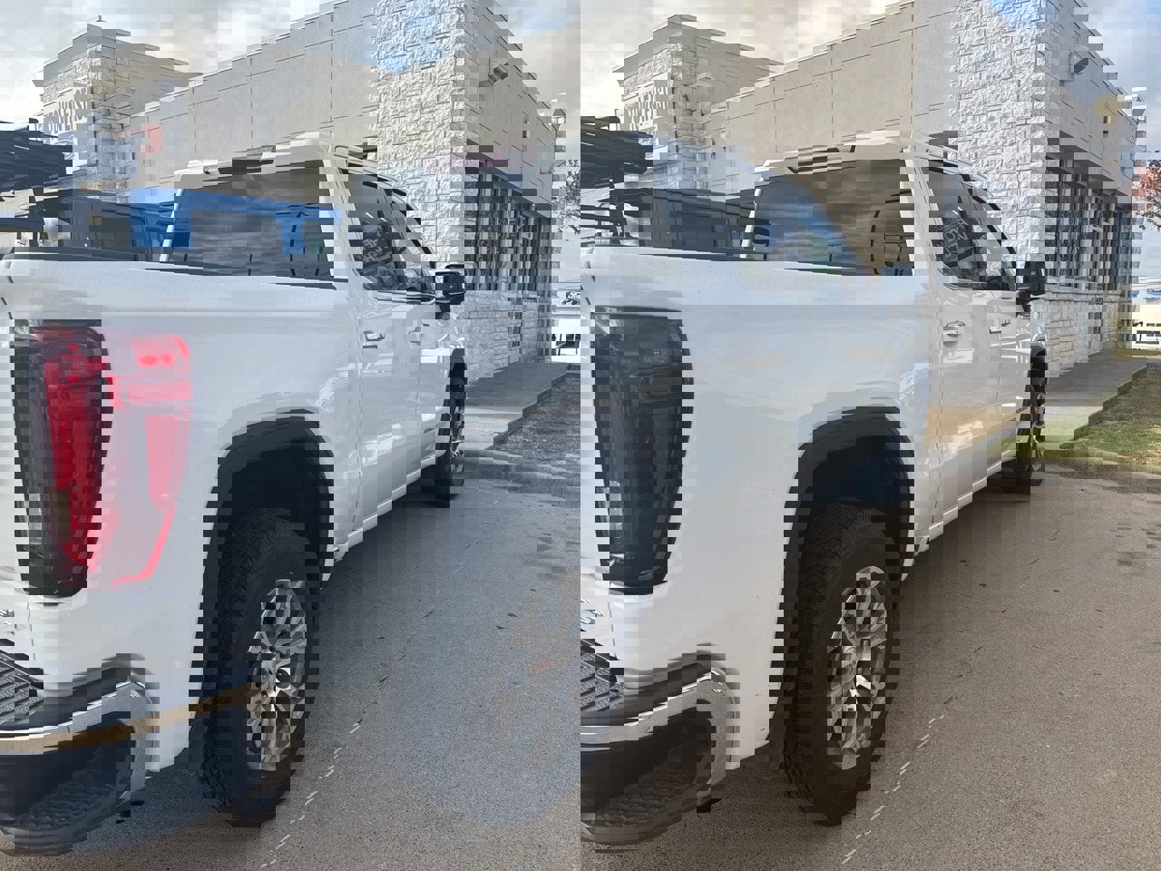 Used 2024 GMC Sierra 1500 SLT image 4