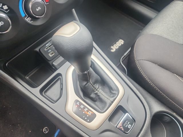 Used 2017 Jeep Cherokee Sport image 25