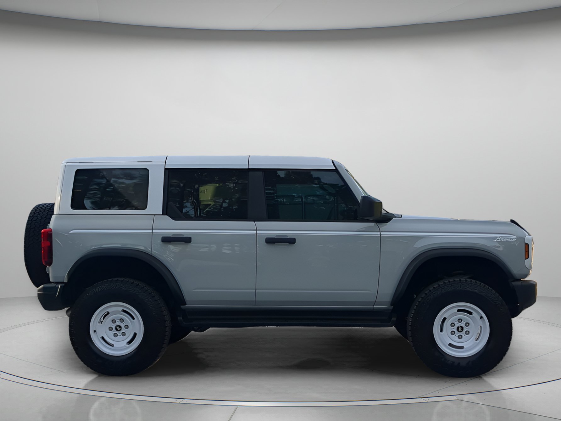 Certified 2026 Ford Bronco Heritage Edition AWD/4WD image 39