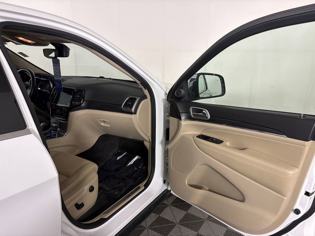 Used 2019 Jeep Grand Cherokee Limited AWD/4WD image 33